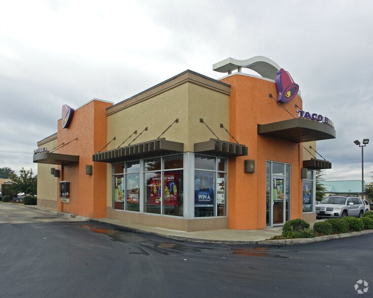 Primary Photo Of 121 Super Center Dr, Calera Fast Food For Lease
