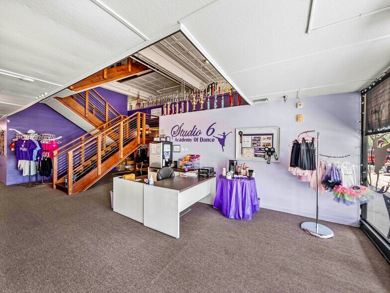 More Photos Of 247 E Stuart Ave, Lake Wales Storefront For Lease