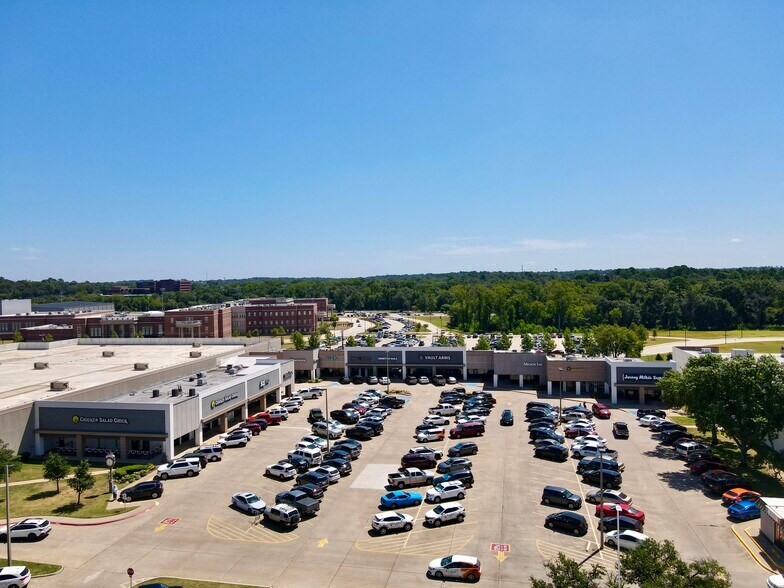 More Photos Of 4800 S Broadway Ave, Tyler Unknown For Lease