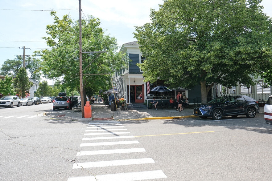 More Photos Of 202 Butler St, Saugatuck Restaurant For Sale