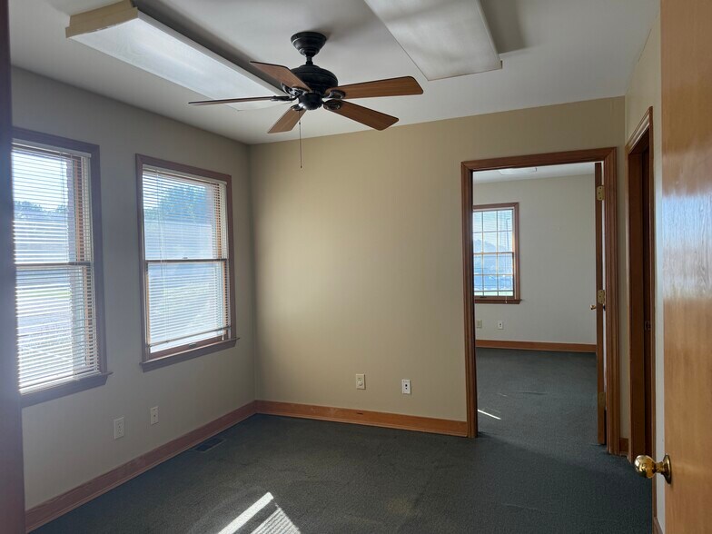 More Photos Of 1012 Medical Ridge Rd, Clinton Medical For Sale