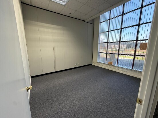 More Photos Of 2150 Mariner Square Dr, Alameda Office For Lease