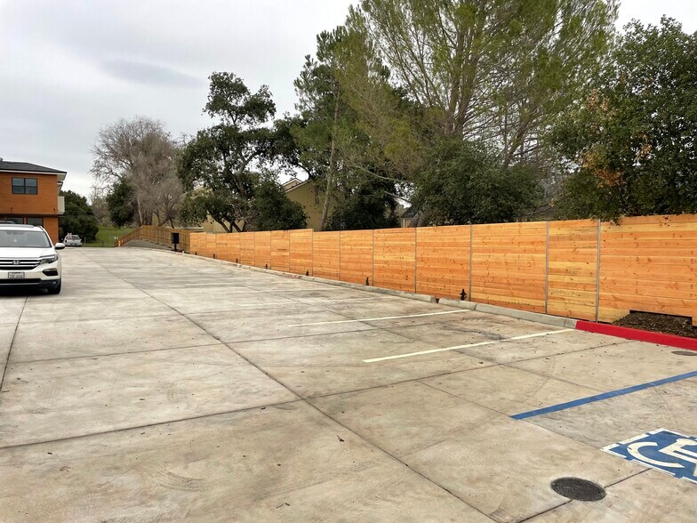 More Photos Of 3730 El Camino Real, Atascadero Flex For Lease