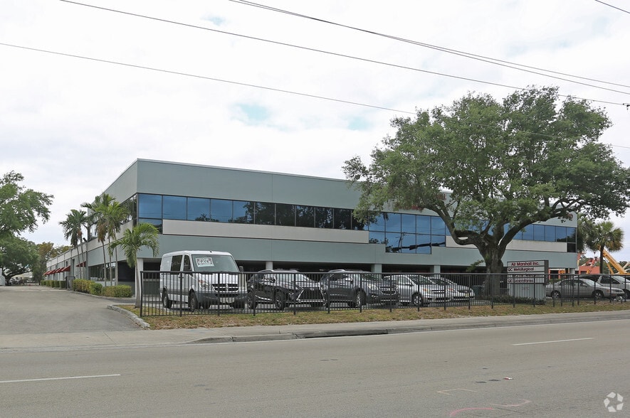 More Photos Of 2870 Stirling Rd, Hollywood Light Distribution For Sale