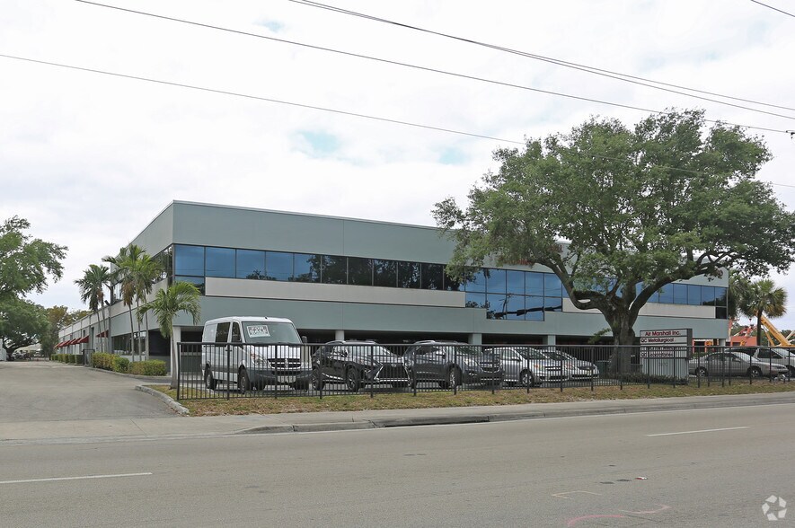 More Photos Of 2870 Stirling Rd, Hollywood Light Distribution For Sale