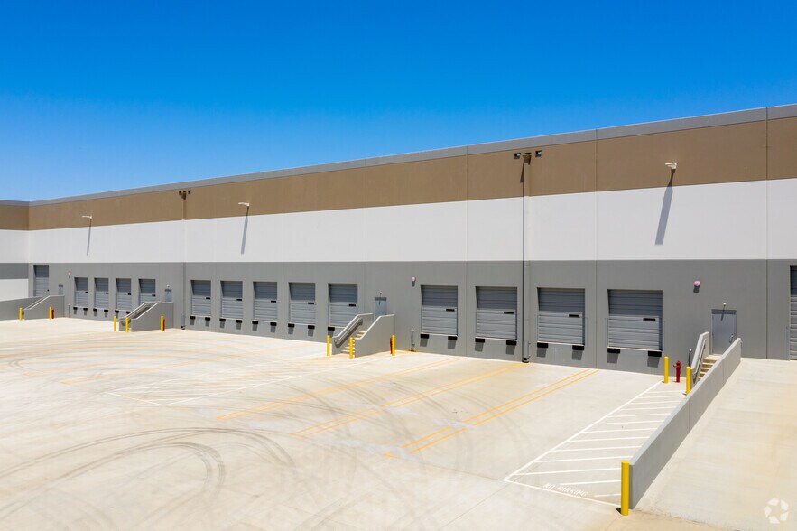 More Photos Of 4260 N Harbor Blvd, Fullerton Unknown For Lease