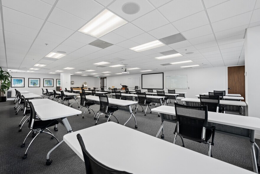 More Photos Of 6300 S Syracuse Way, Centennial Office For Lease