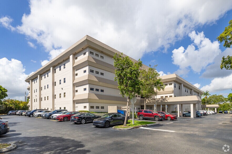 Primary Photo Of 2699 Stirling Rd, Fort Lauderdale Medical For Lease
