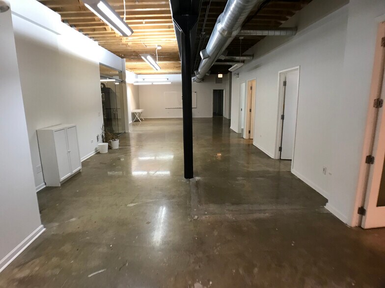 More Photos Of 108-110 W Kinzie St, Chicago Office Residential For Sale