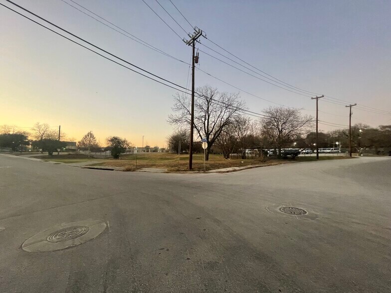 More Photos Of 243 Wolfe Rd, San Antonio Land For Sale