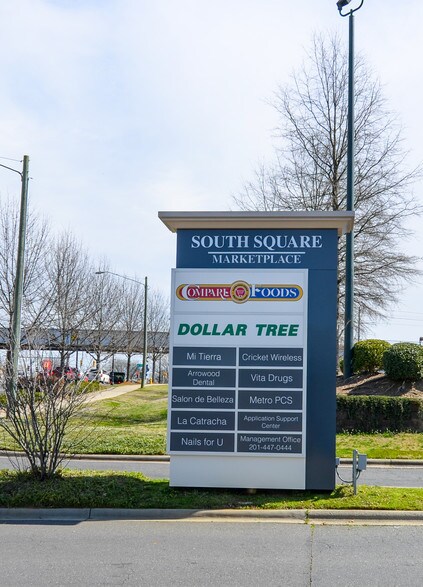 More Photos Of 816-820 E Arrowood Rd, Charlotte General Retail For Lease