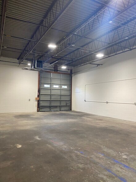 More Photos Of 1320 Lincoln Ave, Holbrook Warehouse For Lease