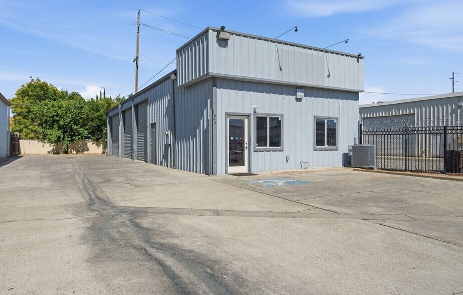 Primary Photo Of 1649 Carnegie St, Turlock Warehouse For Lease