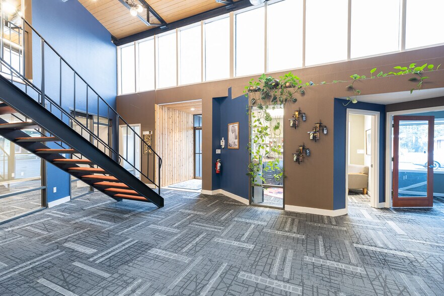 More Photos Of 8414 SW Barbur Blvd, Portland Office For Lease