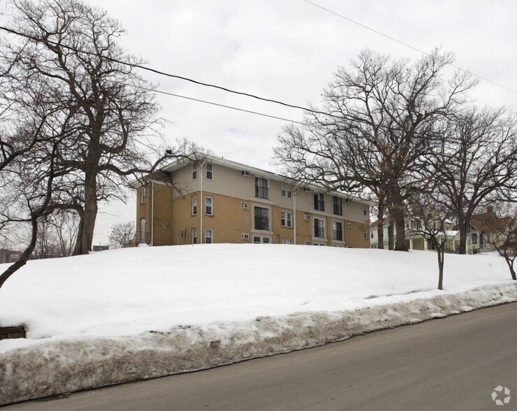 More Photos Of 421 College Ave, Des Moines Apartments For Sale