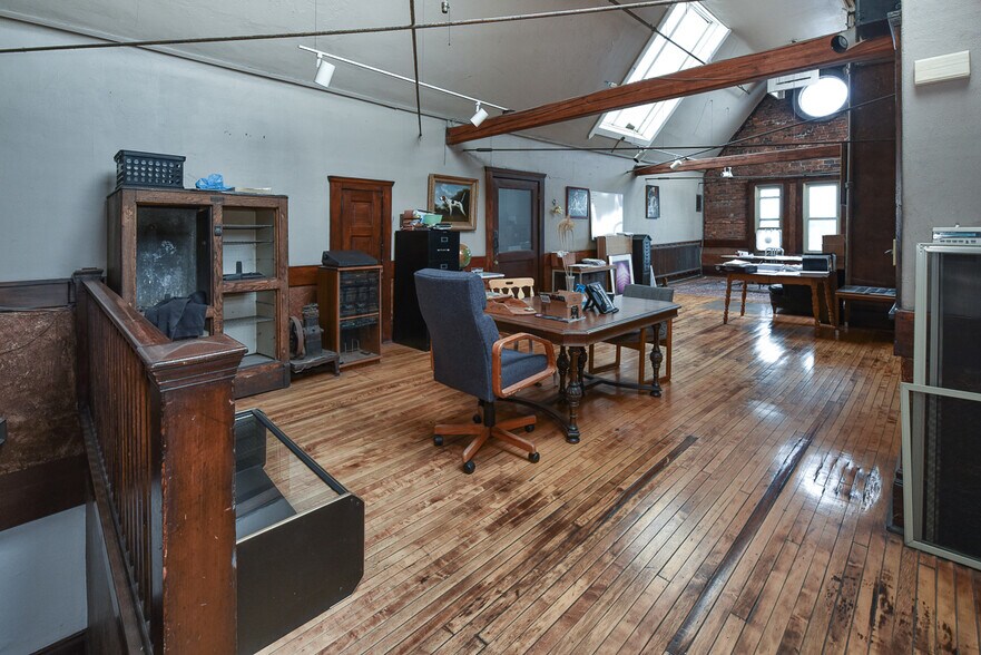 More Photos Of 4403 St Clair Ave, Cleveland Coworking Space