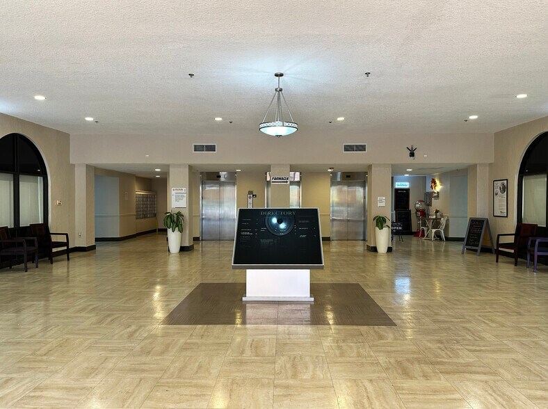 More Photos Of 11880 Bird Rd, Miami Medical For Lease