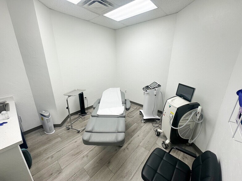 More Photos Of 600 S Dobson Rd, Chandler Medical For Lease