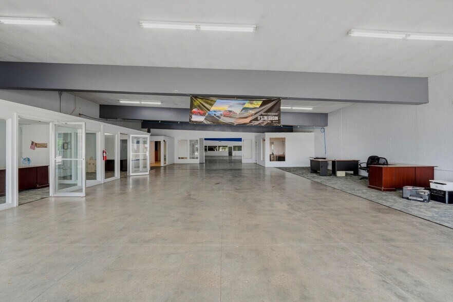 More Photos Of 422-426 E Main St, Trinidad Auto Dealership For Sale