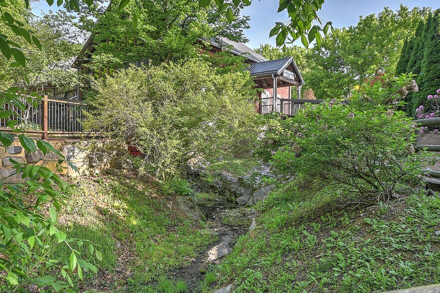 More Photos Of 715 Carson Creek Rd, Limestone Specialty For Sale