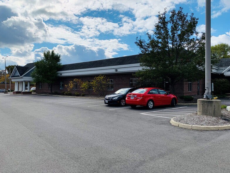 More Photos Of 2754 Front St, Cuyahoga Falls Office For Lease