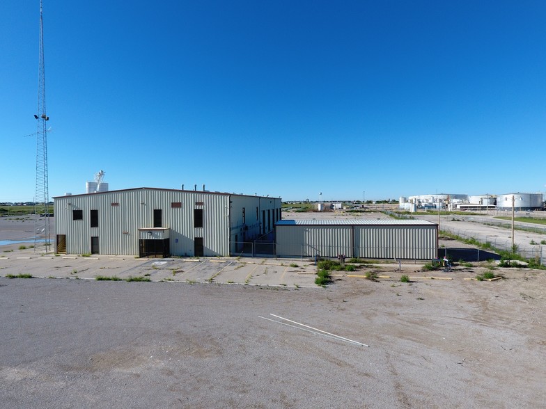 More Photos Of 2401 Sivley Rd, Artesia Truck Terminal For Sale