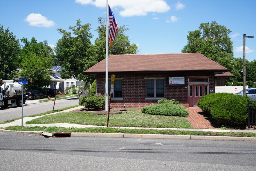 More Photos Of 9 Spring St, Freehold Office For Sale