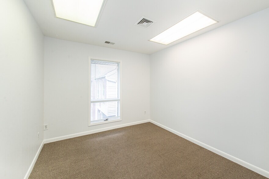 More Photos Of 150 River Rd, Montville Business Park For Lease