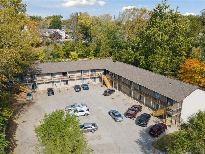 More Photos Of 732 Michael St, Iowa City Apartments For Sale