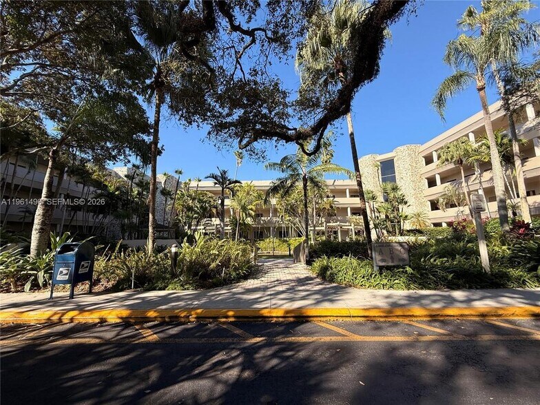 More Photos Of 2699 Stirling Rd, Fort Lauderdale Medical For Lease
