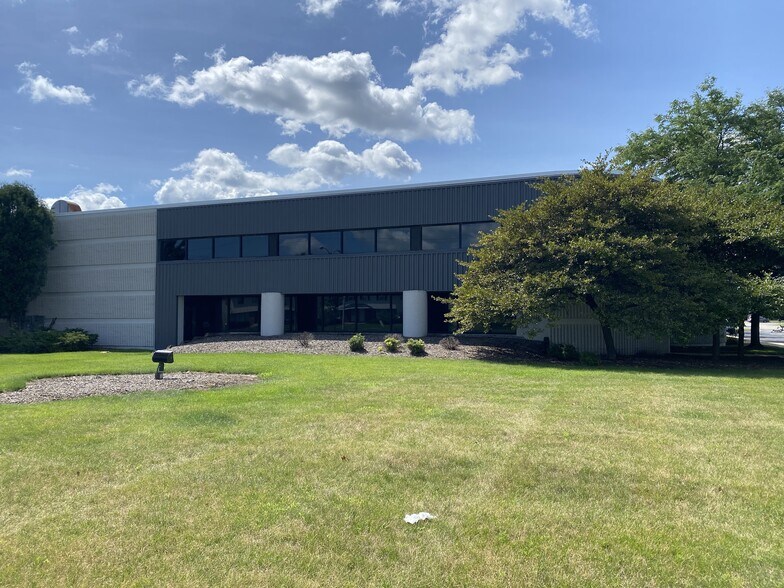 More Photos Of 6601-6671 W Mill Rd, Milwaukee Unknown For Lease