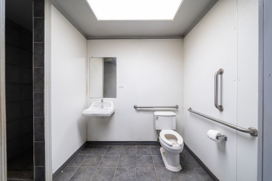 More Photos Of 10 Park Dr, Franklin Warehouse For Sale