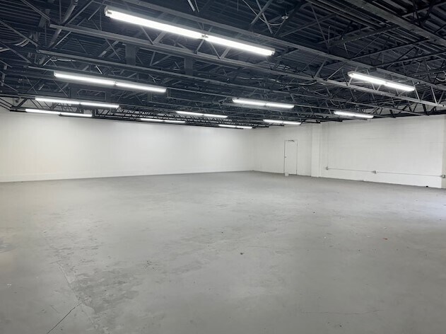More Photos Of 541 Roosevelt Ave, San Antonio Warehouse For Lease