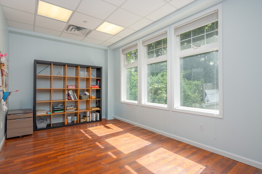 More Photos Of 516 NY-303, Orangeburg Medical For Lease