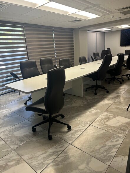 More Photos Of 4919 W Laurel St, Tampa Medical For Sale