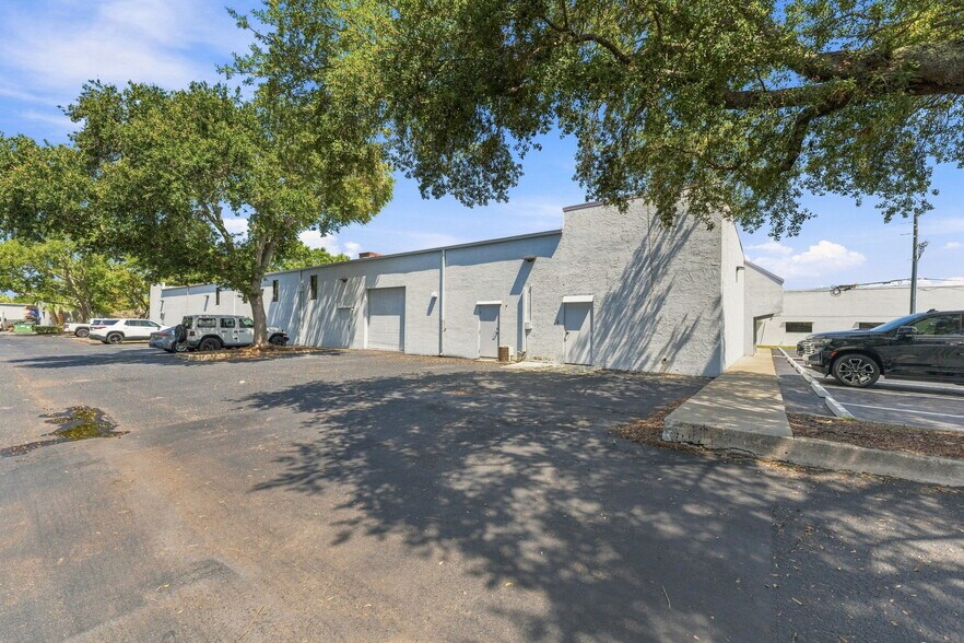 More Photos Of 1365 Hamlet Ave, Clearwater Flex For Lease
