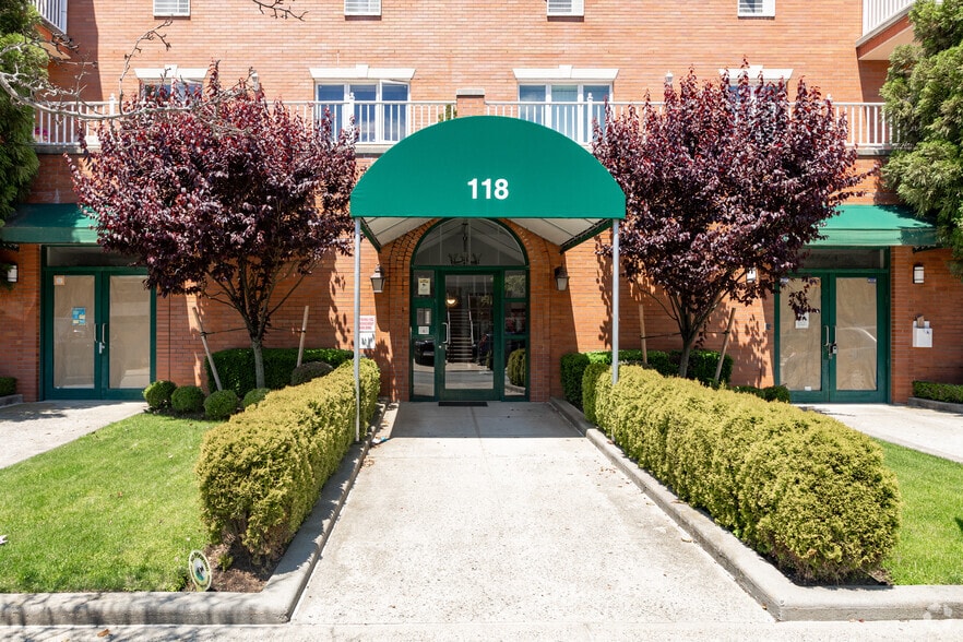 More Photos Of 118 Battery Ave, Brooklyn Apartments For Lease