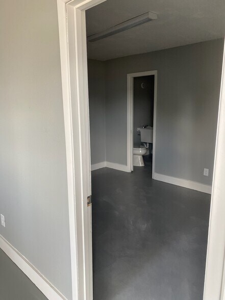 More Photos Of 615-629 Leago St, Houston Service For Lease