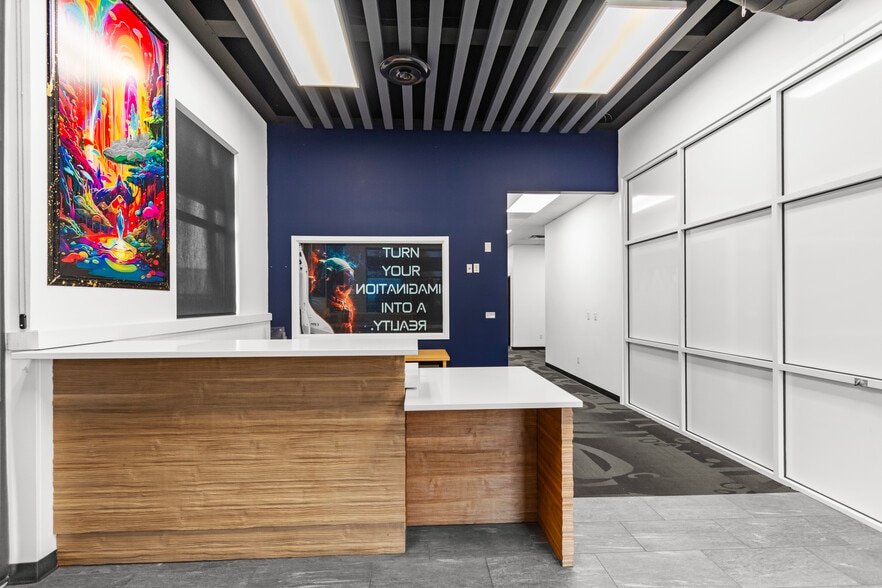 More Photos Of 11105 Steele St S, Tacoma Flex For Lease