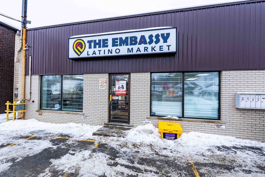 Primary Photo Of 1258 Kingsway, Sudbury Flex For Lease
