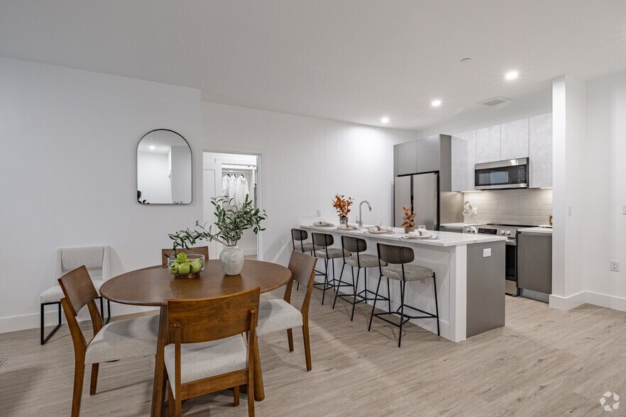 More Photos Of 475 Main St, Orange Apartments For Lease