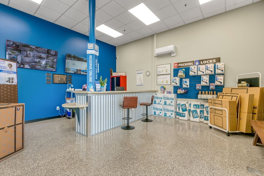 More Photos Of 700 E Main St, Duncan General Retail For Sale