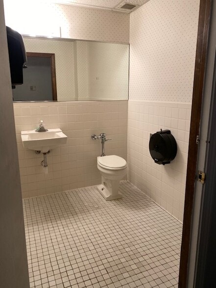 More Photos Of 2751 Dixwell Ave, Hamden Office For Lease