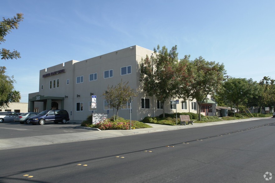 Primary Photo Of 305 E Granger Ave, Modesto Medical For Lease