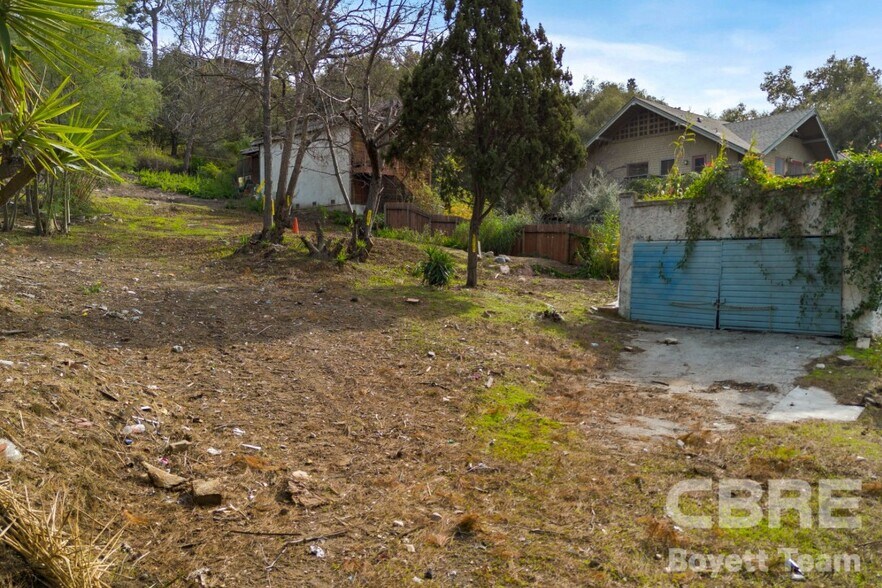More Photos Of 1104-1114 Oak Grove Dr, Los Angeles Land For Sale