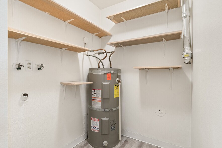 More Photos Of 110-162 NW 15th St, Gresham Apartments For Sale