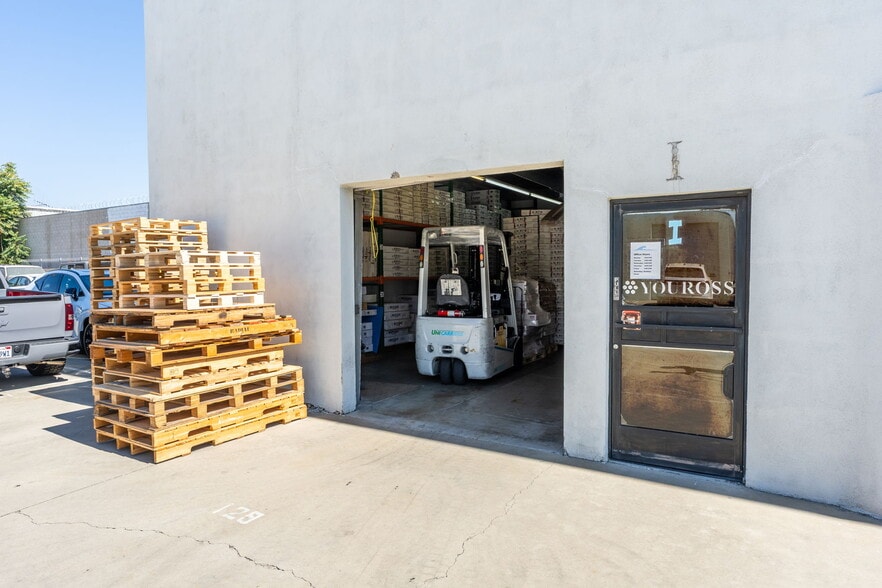 More Photos Of 127-129 S 8th Ave, La Puente Warehouse For Sale