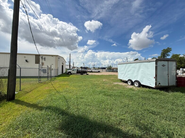 More Photos Of 201 N 16th St, La Porte Industrial For Sale