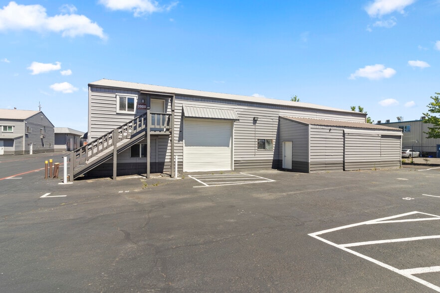 More Photos Of 3904-3922 W 1st Ave, Eugene Unknown For Lease