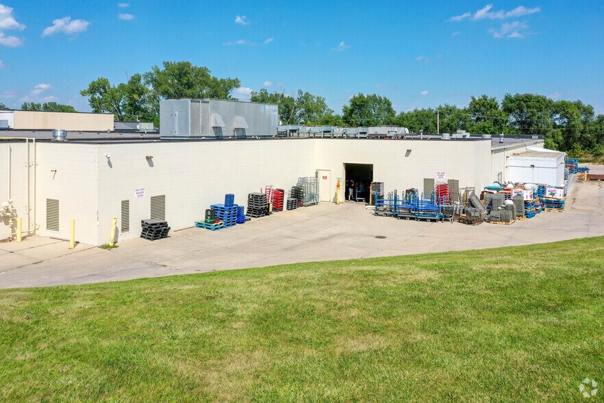 More Photos Of 200-238 S 8th St, Blair Unknown For Lease